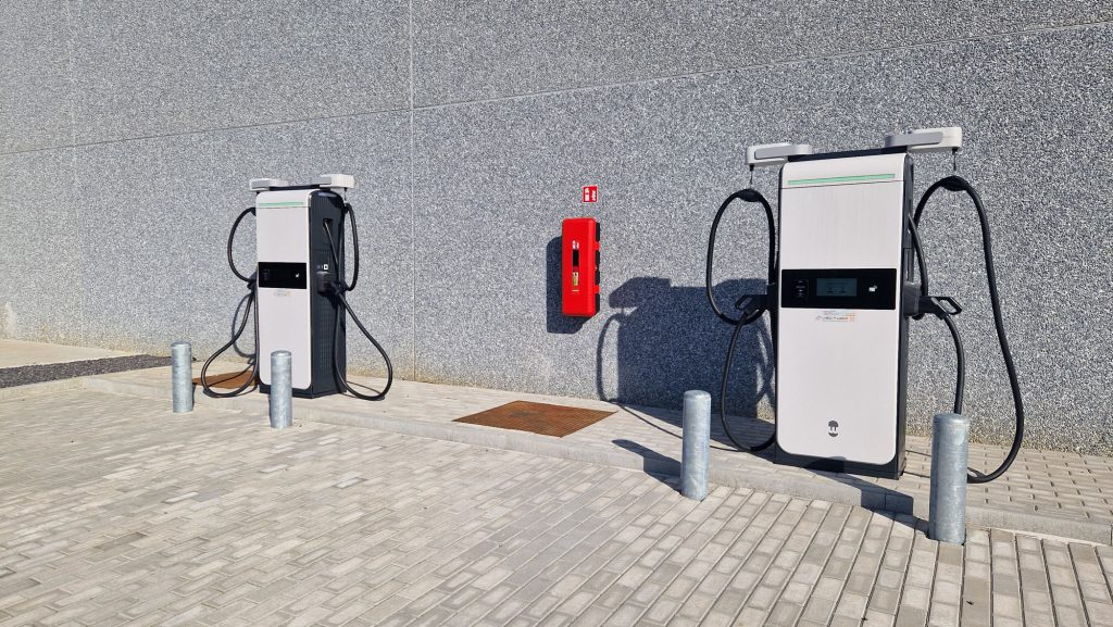 Power-Station-with-renewable-sun-energy-from-Solar-Panel